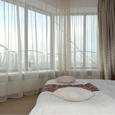 Hall كييف