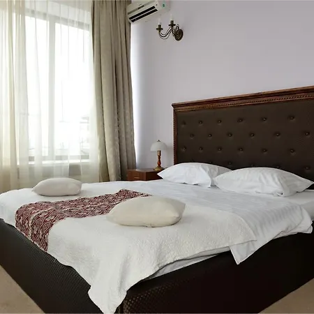 Hall Hotel