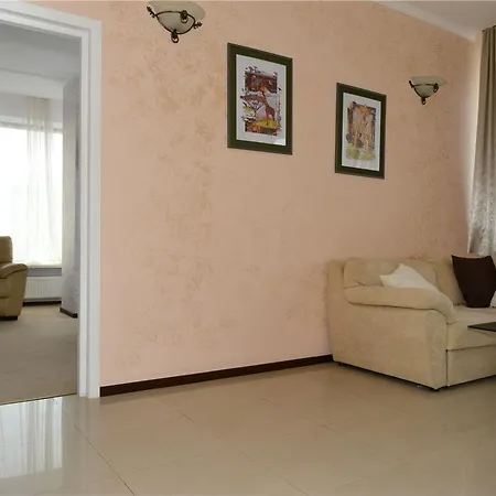 Hall Hotel