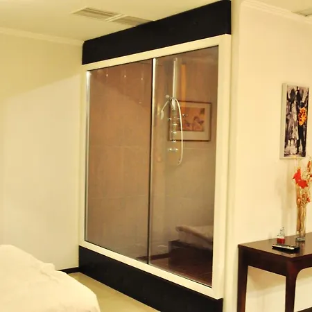 Hotel Hall 4*