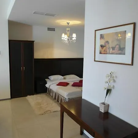 Hall كييف