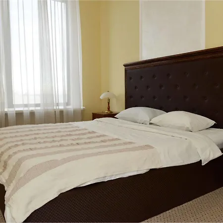 Hall Hotel 4*